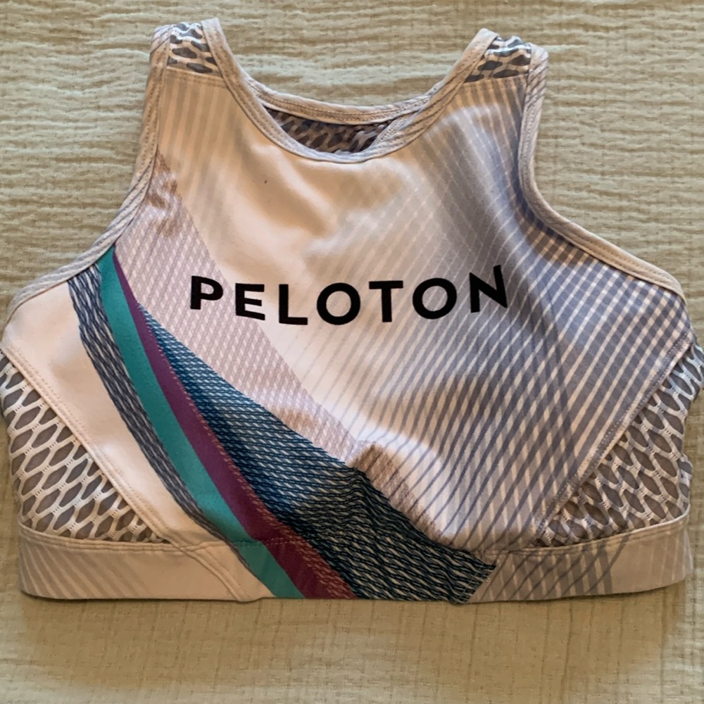 Peloton sports bra size small